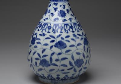 图片[2]-Gall-bladder-shaped vase with floral scrolls in underglaze blue, Ming dynasty, Jiajing reign (1522-1566)-China Archive